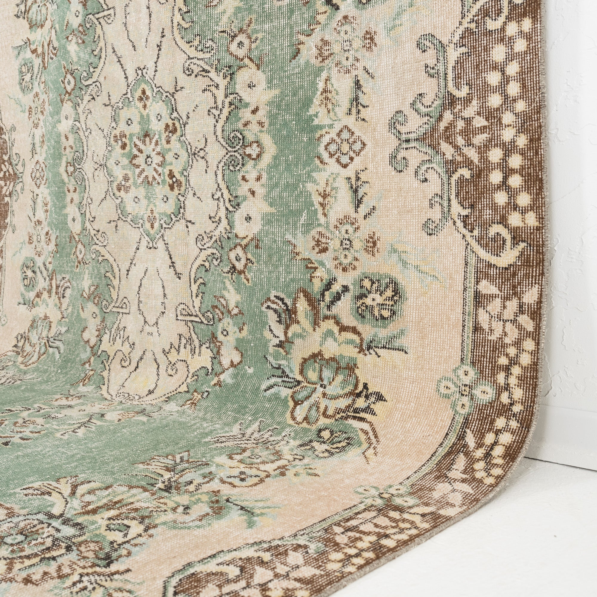 Sorevia - Vintage Turkish Area Rug