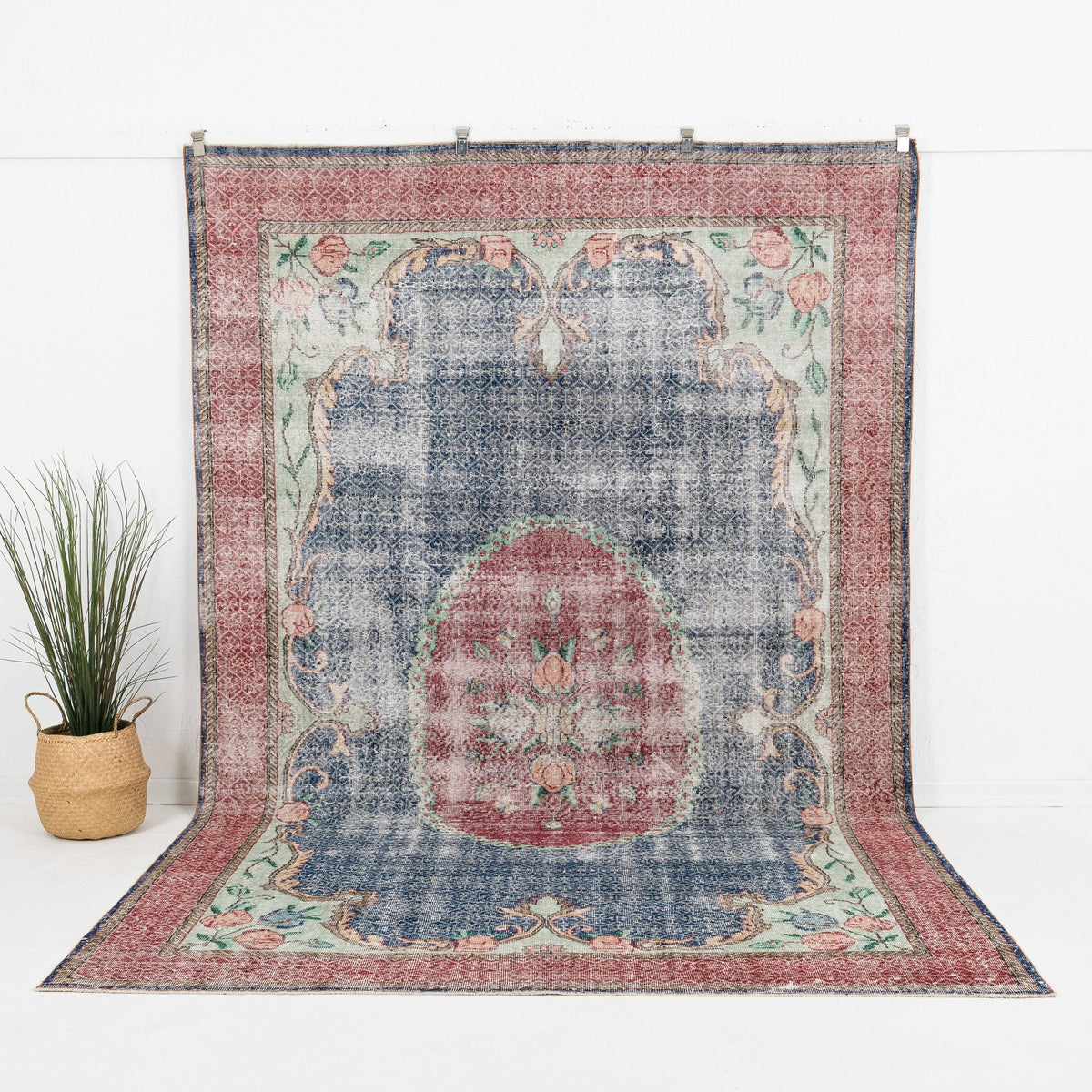 Ferisette - Vintage Turkish Area Rug
