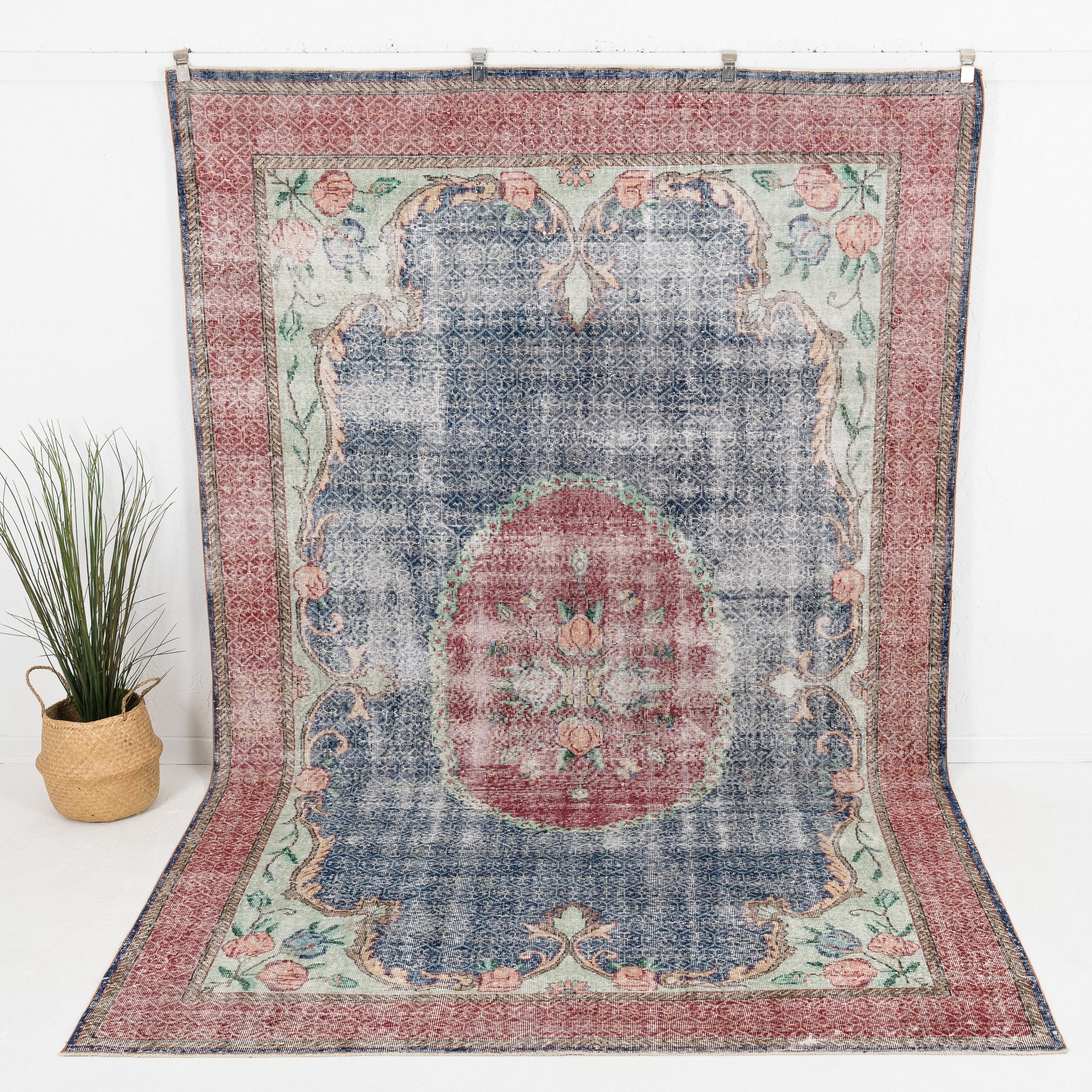 Ferisette - Vintage Turkish Area Rug