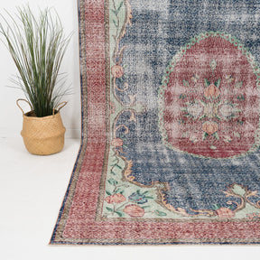 Ferisette - Vintage Turkish Area Rug