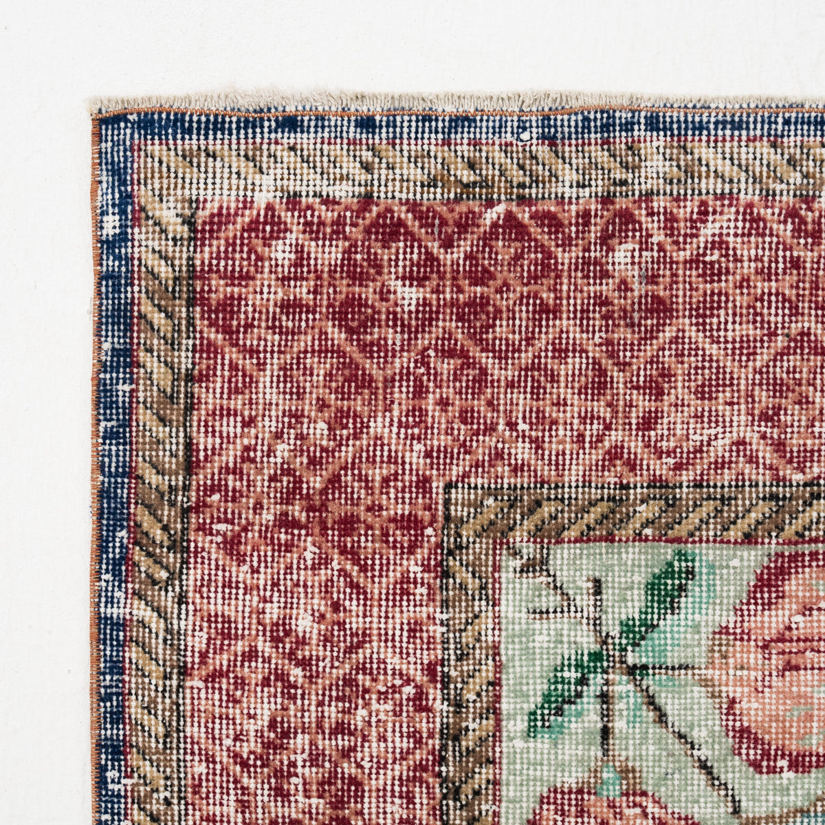 Ferisette - Vintage Turkish Area Rug
