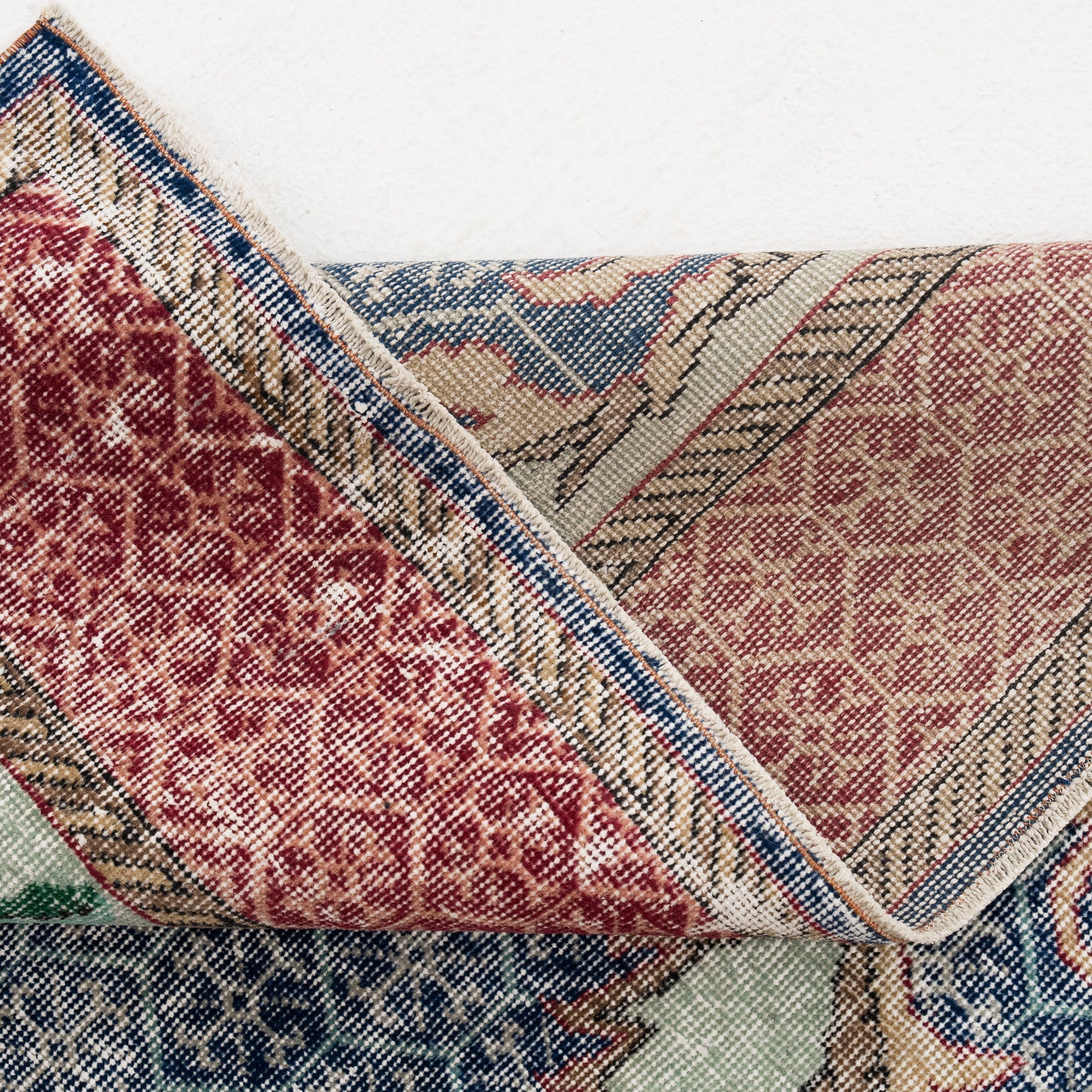 Ferisette - Vintage Turkish Area Rug