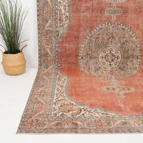 Caedrine - Vintage Turkish Area Rug