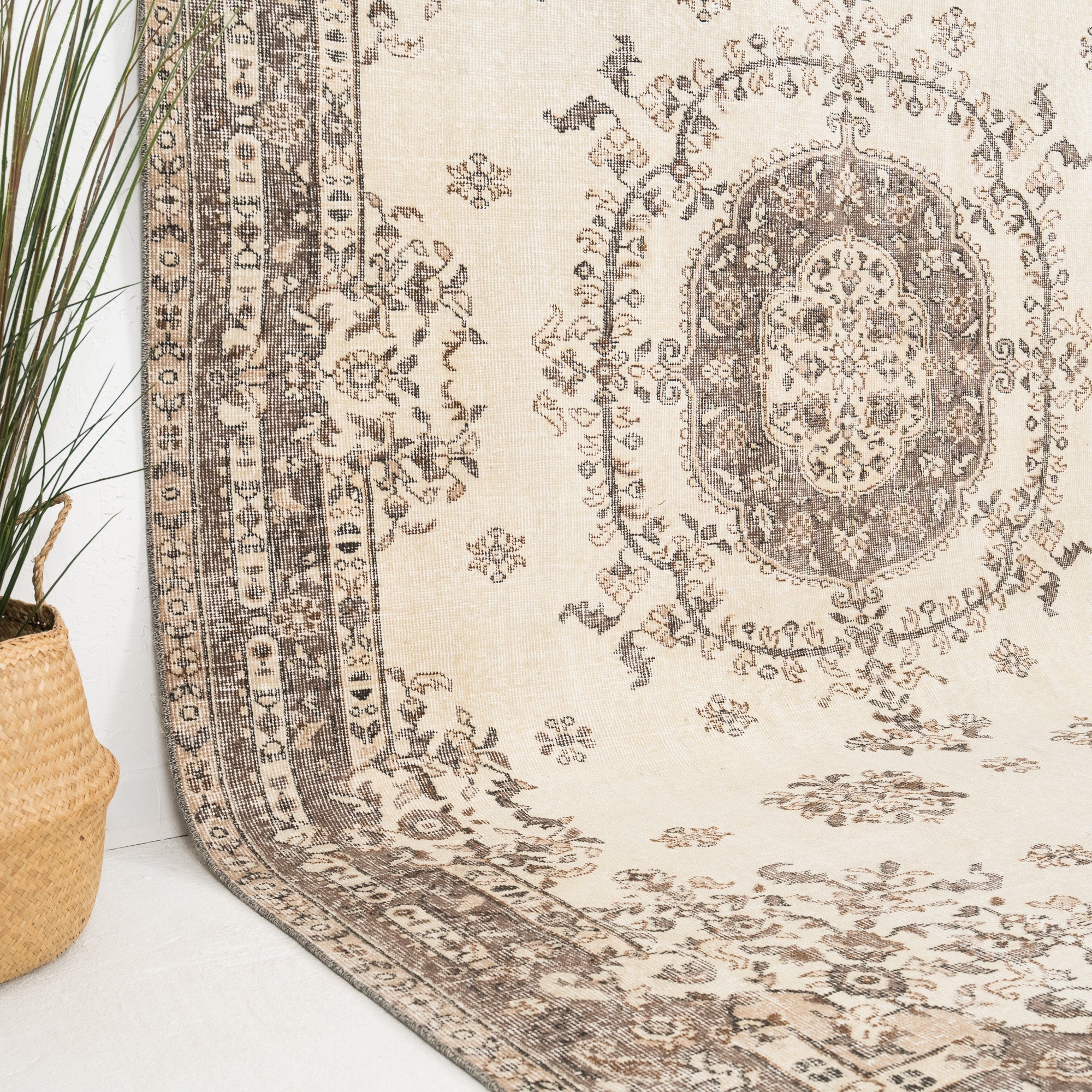 Seliora - Vintage Turkish Area Rug