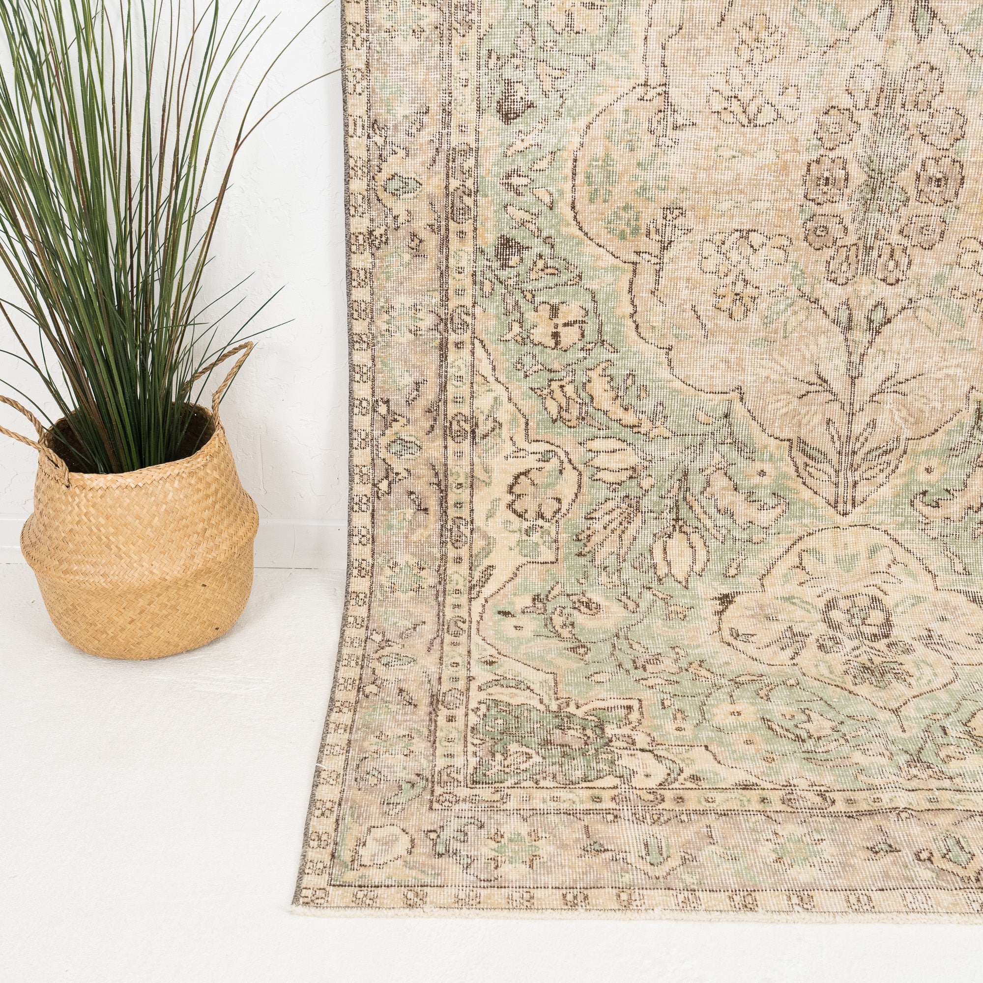 Selvoria - Vintage Turkish Area Rug