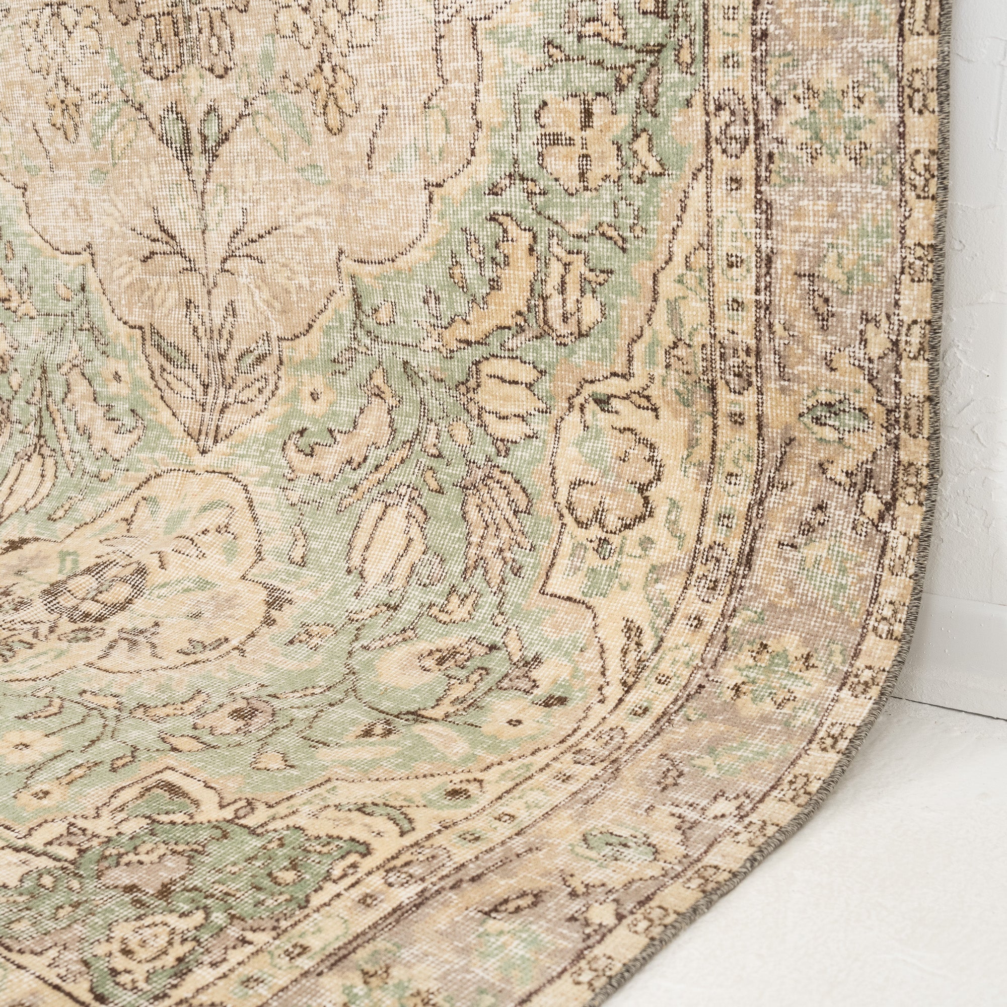 Selvoria - Vintage Turkish Area Rug