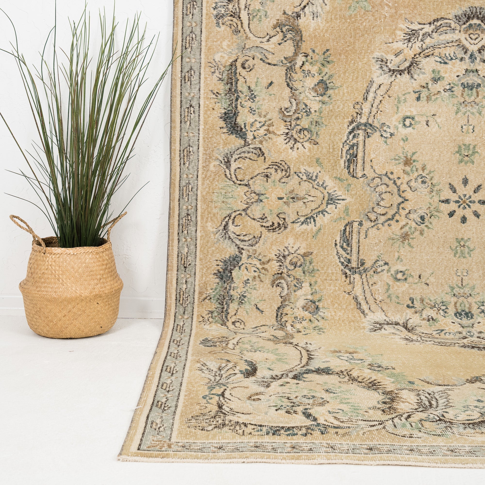 Elsinaya - Vintage Turkish Area Rug
