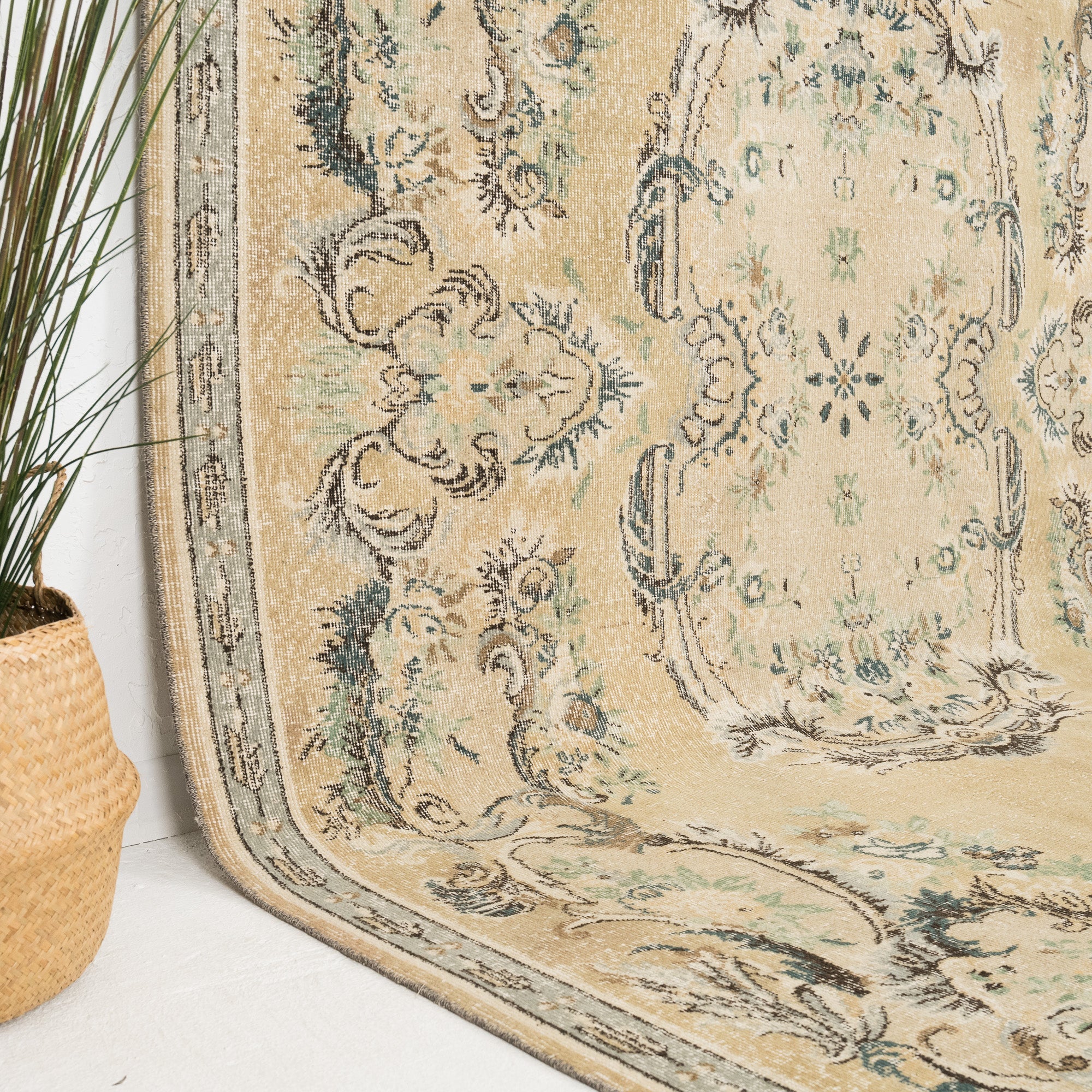 Elsinaya - Vintage Turkish Area Rug