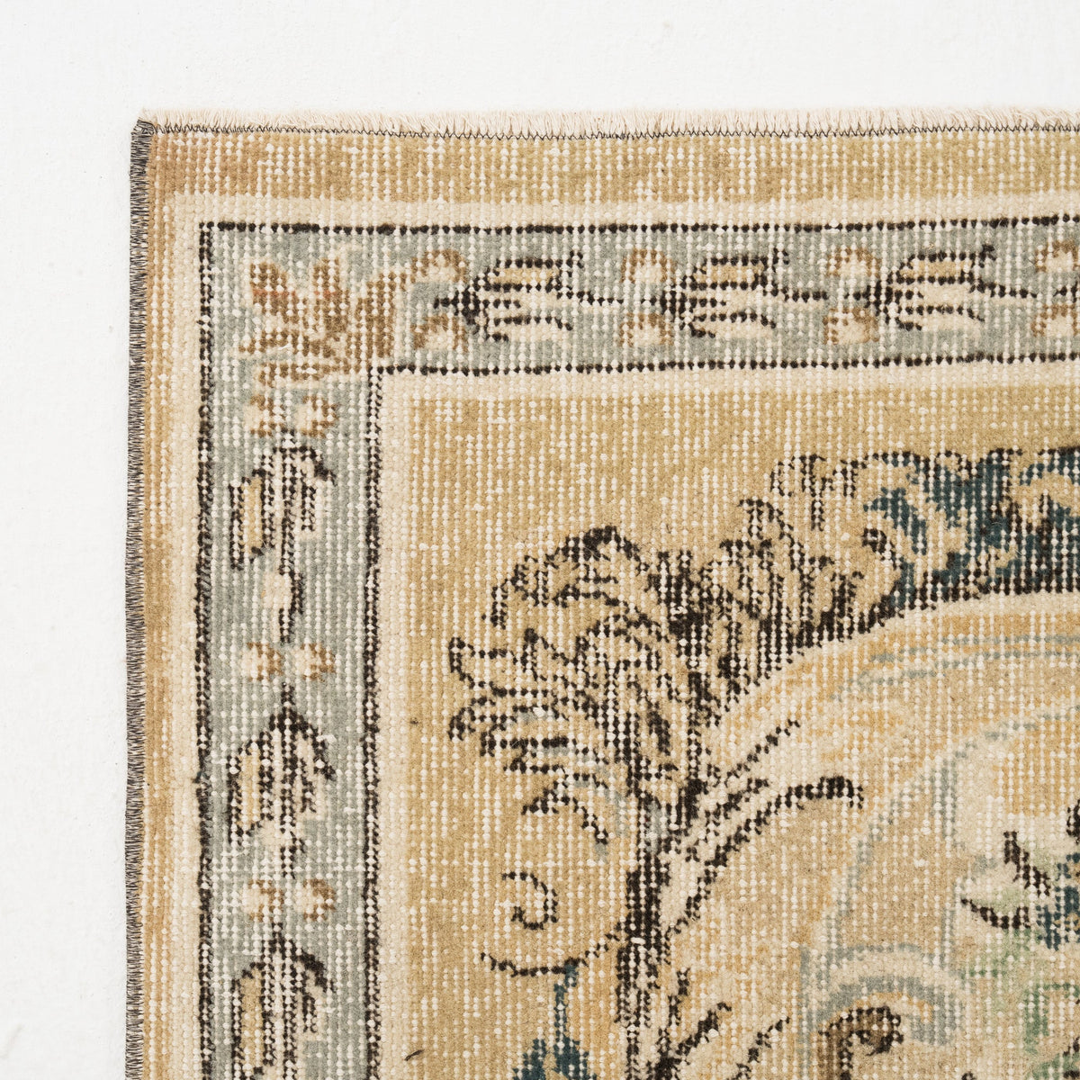 Elsinaya - Vintage Turkish Area Rug