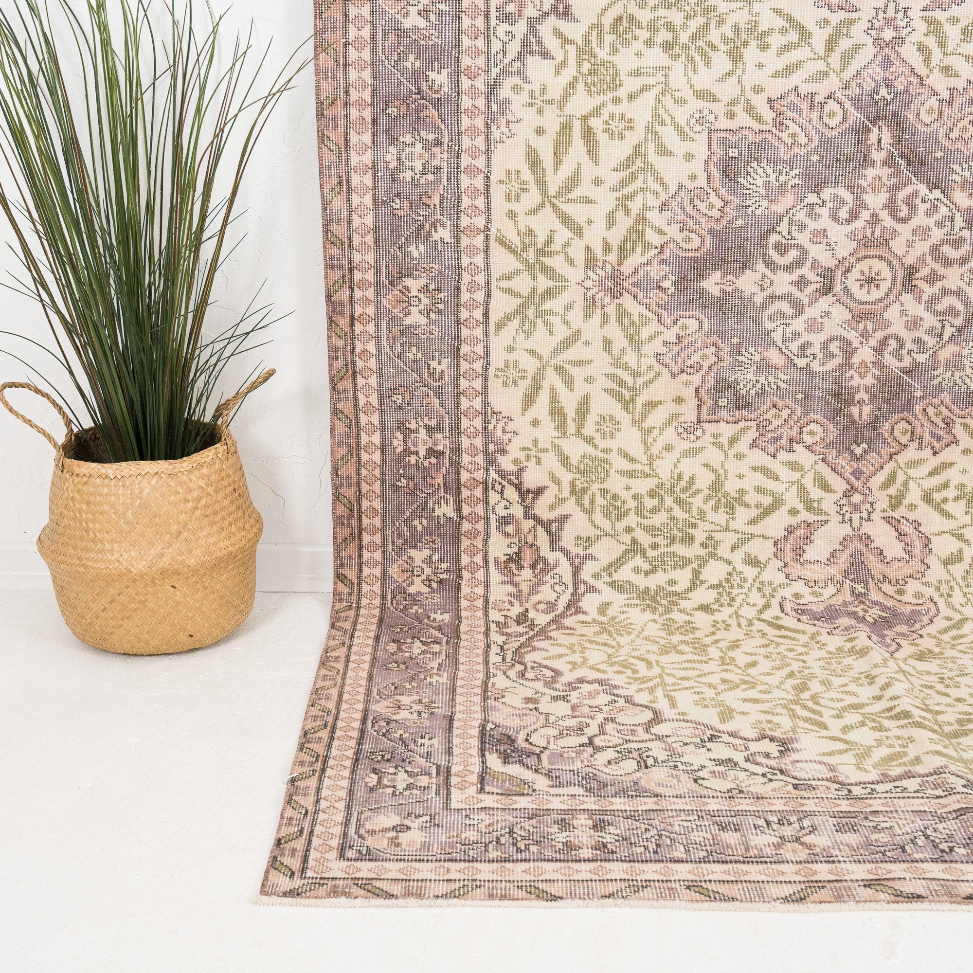 Lyravelle - Vintage Turkish Area Rug