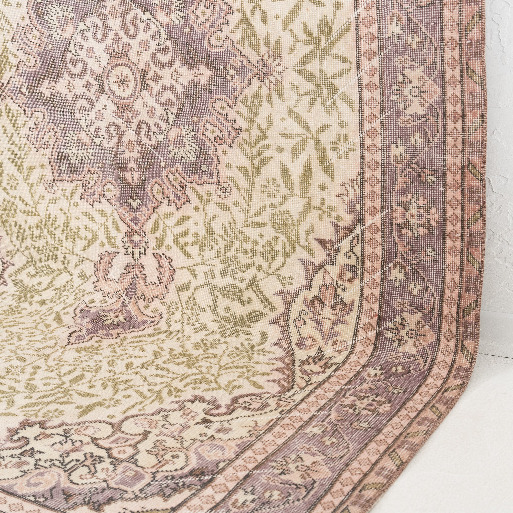 Lyravelle - Vintage Turkish Area Rug