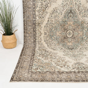 Elyndra - Vintage Turkish Area Rug