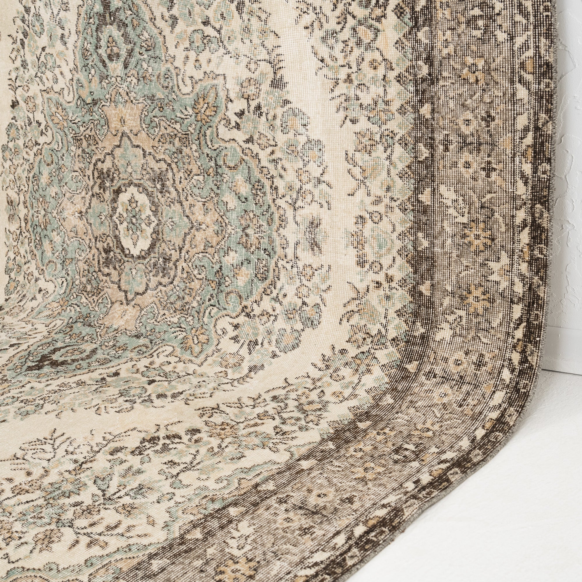 Elyndra - Vintage Turkish Area Rug