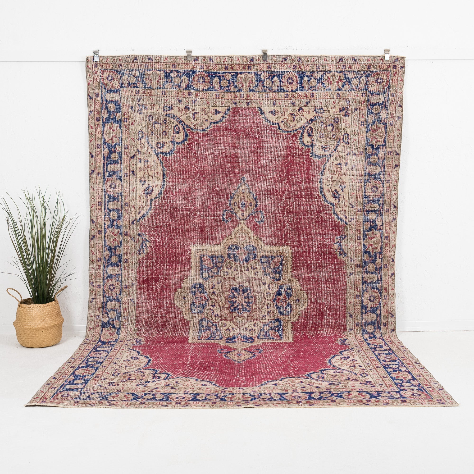 Karivelle - Vintage Turkish Area Rug