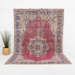 Karivelle - Vintage Turkish Area Rug