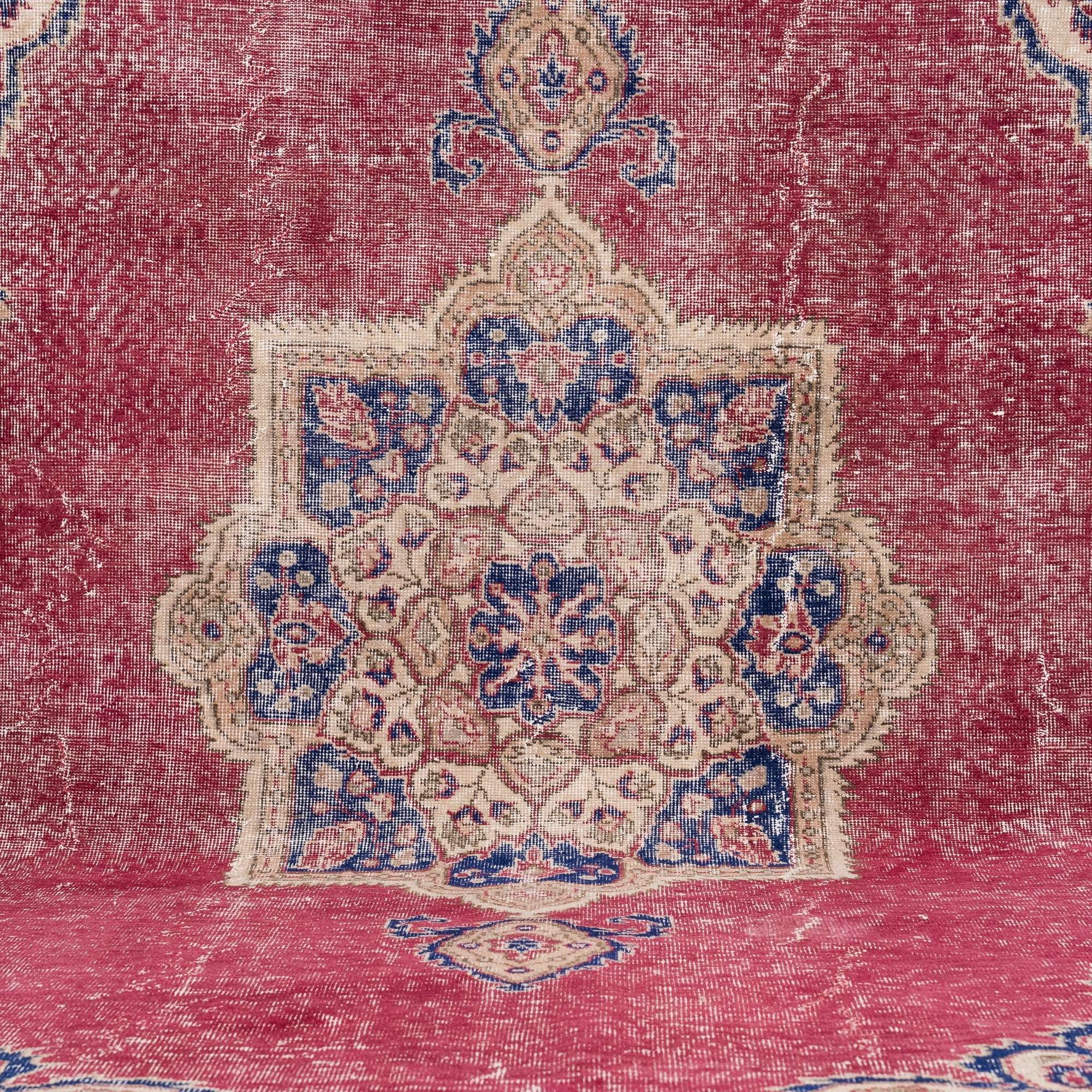 Karivelle - Vintage Turkish Area Rug