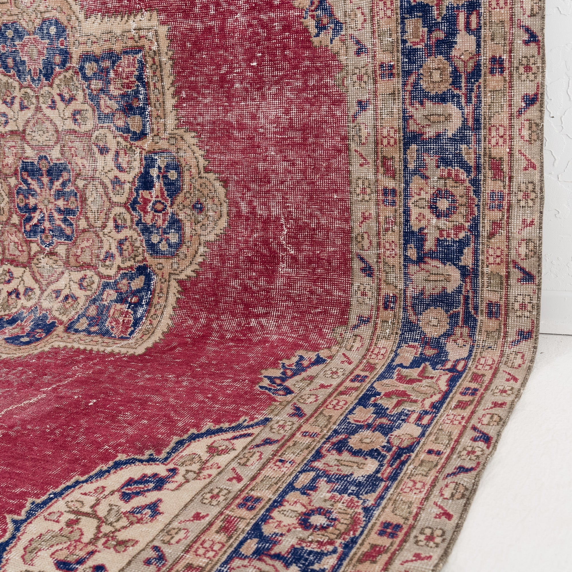 Karivelle - Vintage Turkish Area Rug