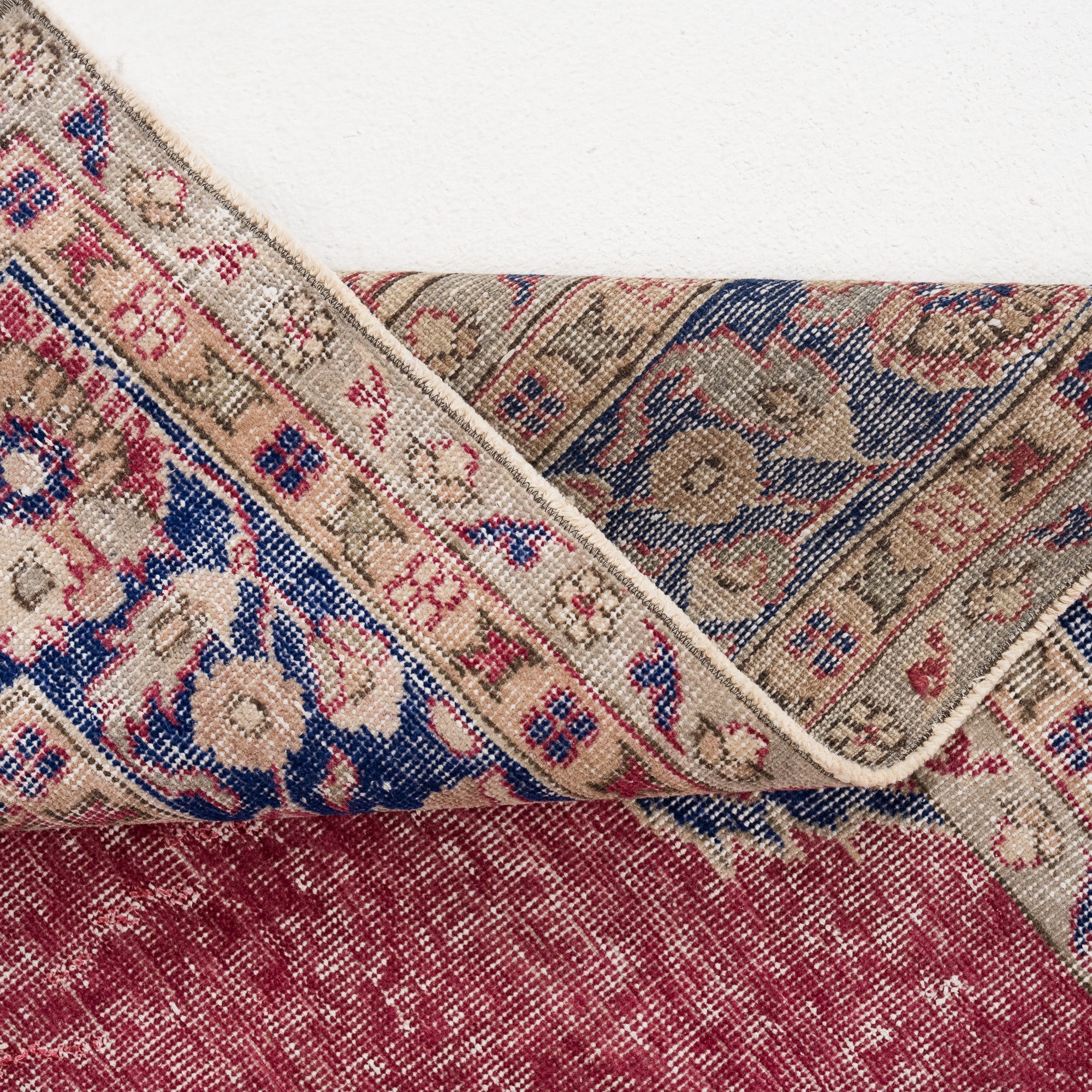 Karivelle - Vintage Turkish Area Rug