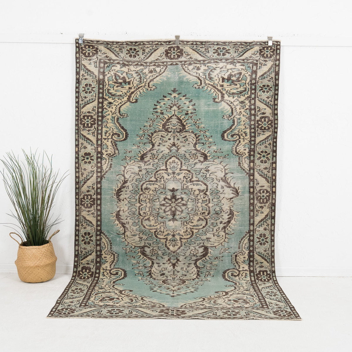 Vairis - Vintage Turkish Area Rug