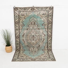 Vairis - Vintage Turkish Area Rug
