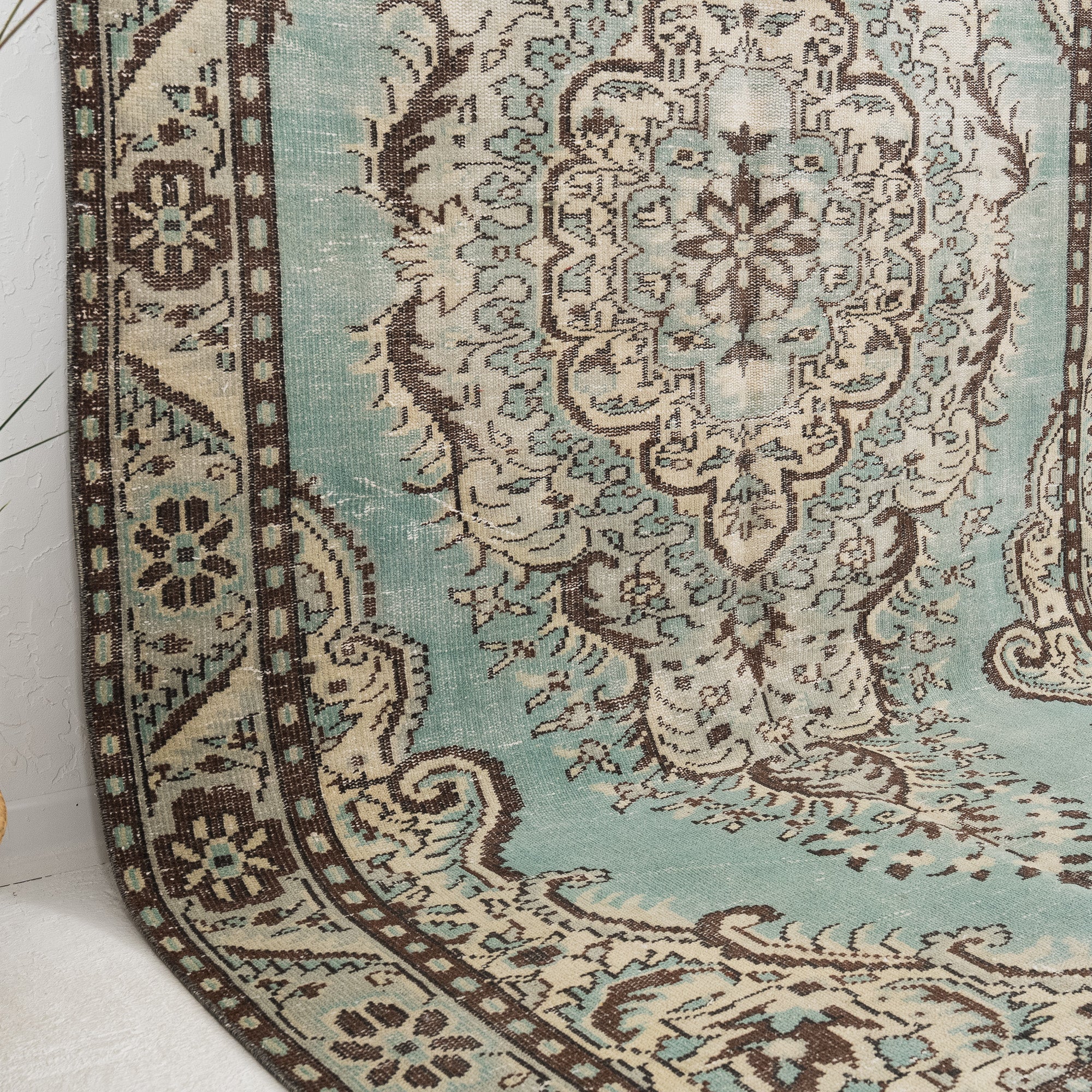 Vairis - Vintage Turkish Area Rug