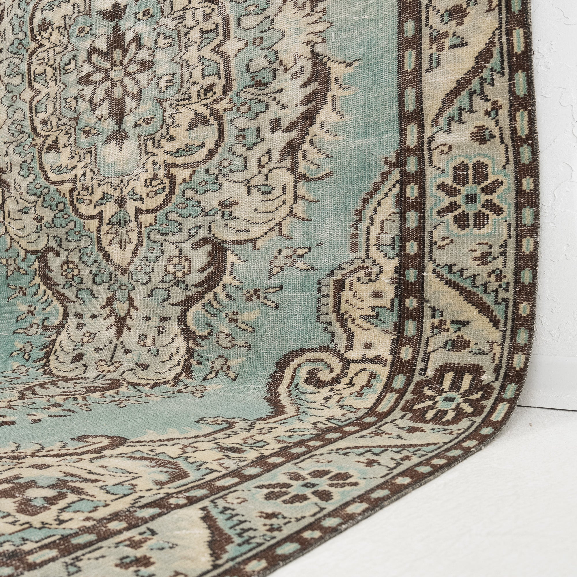 Vairis - Vintage Turkish Area Rug
