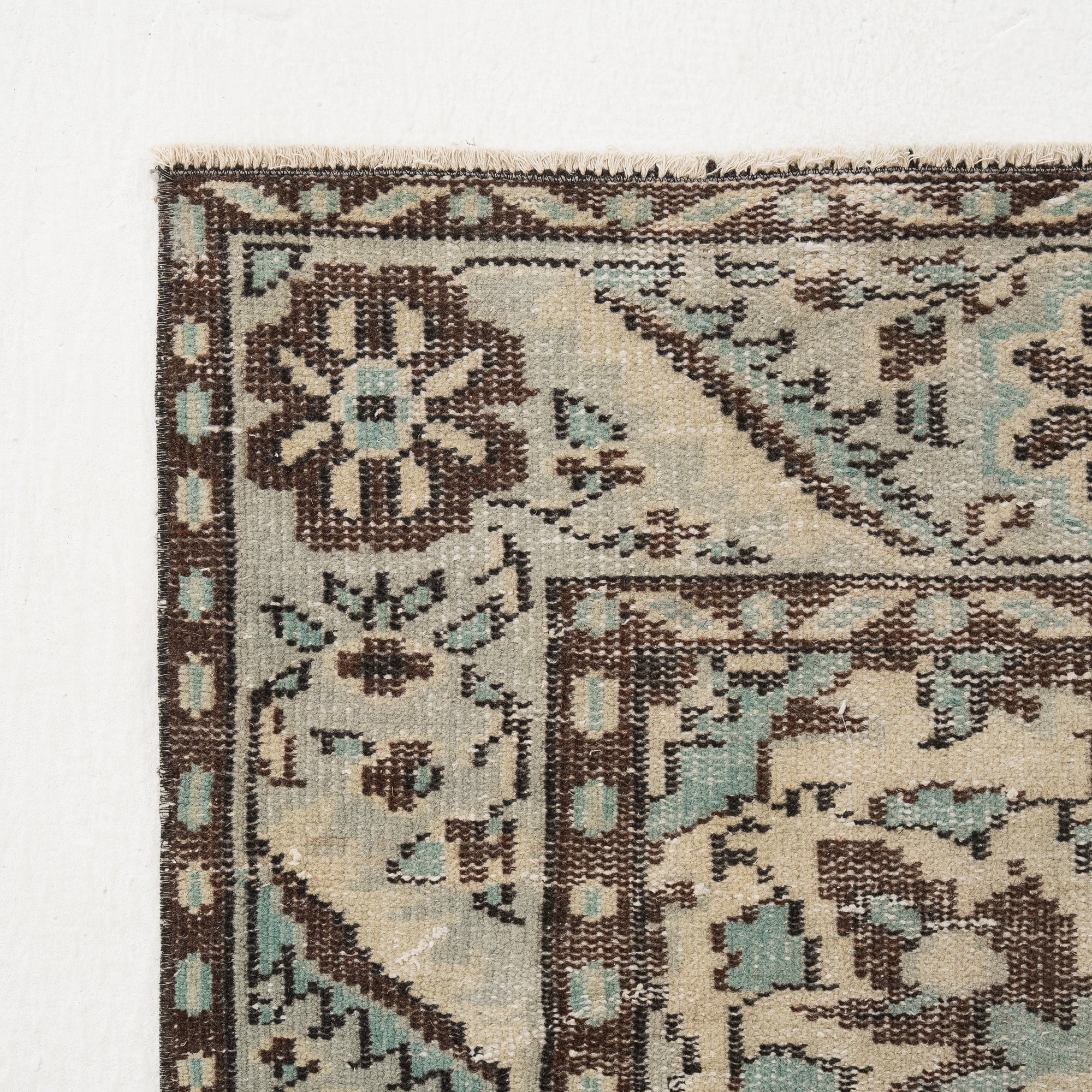 Vairis - Vintage Turkish Area Rug