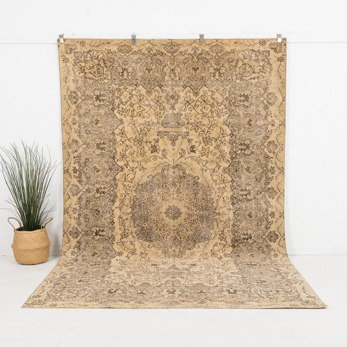 Novalise - Vintage Turkish Area Rug