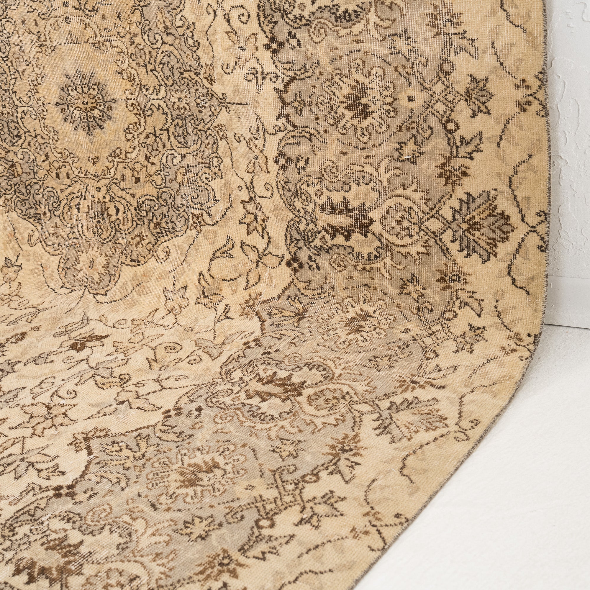 Novalise - Vintage Turkish Area Rug