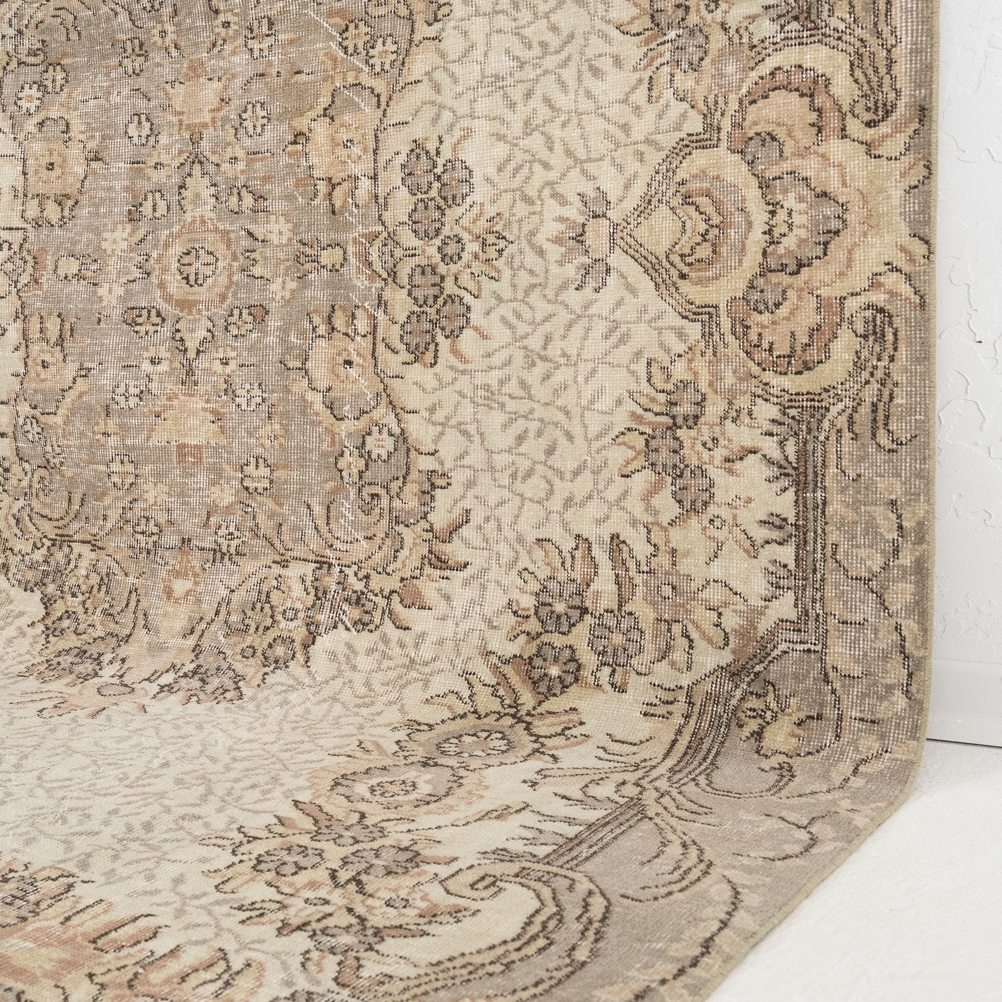 Elvarielle - Vintage Turkish Area Rug
