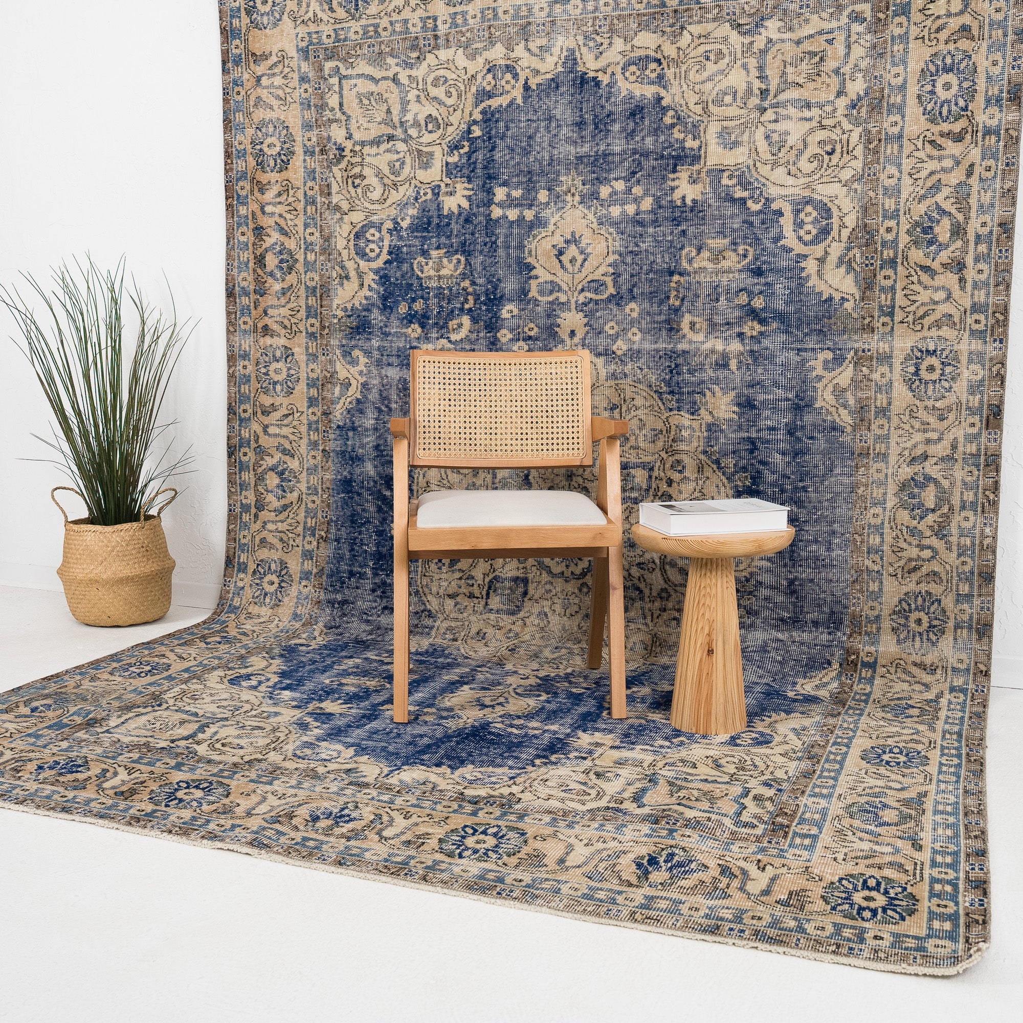 Kalyora - Vintage Turkish Area Rug