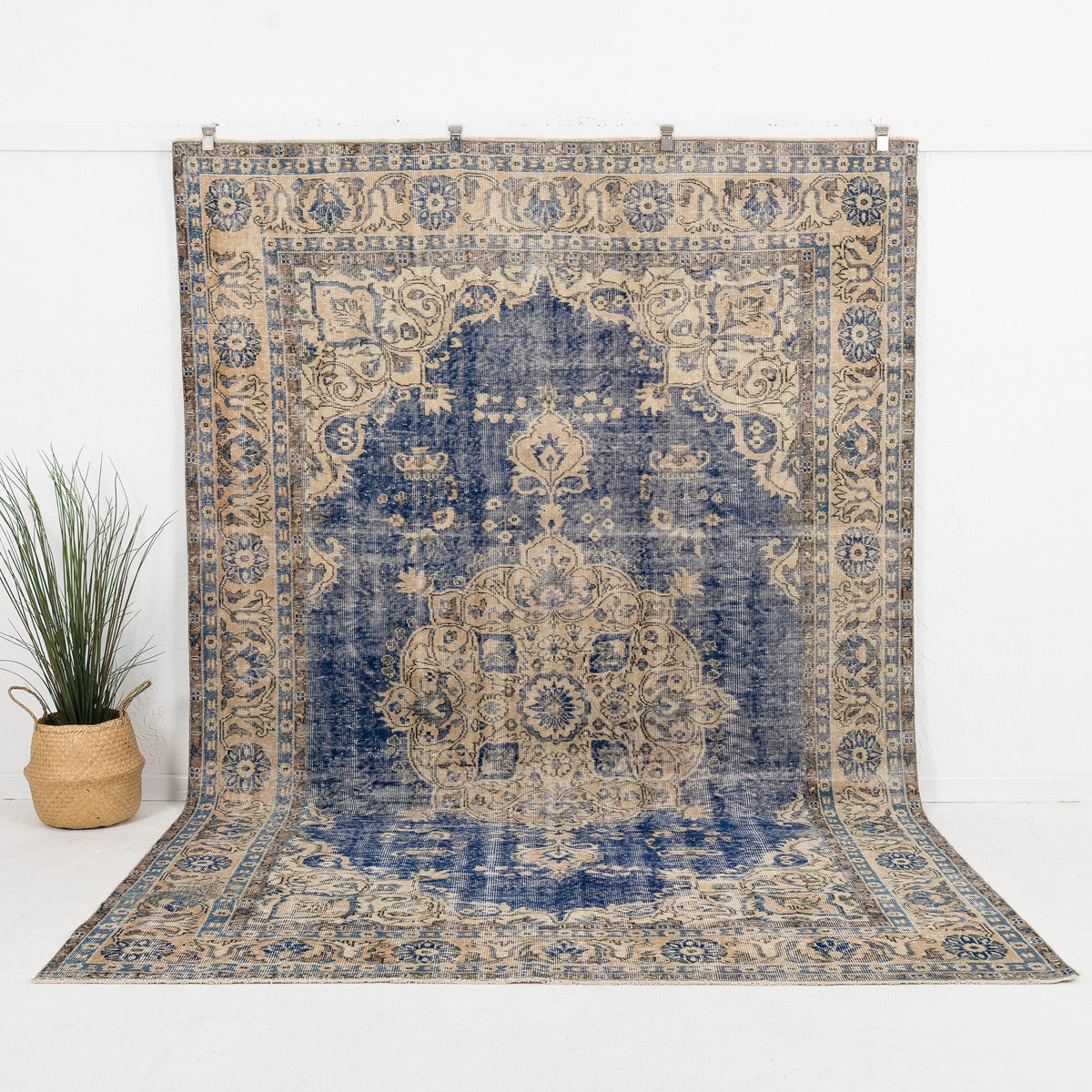 Kalyora - Vintage Turkish Area Rug