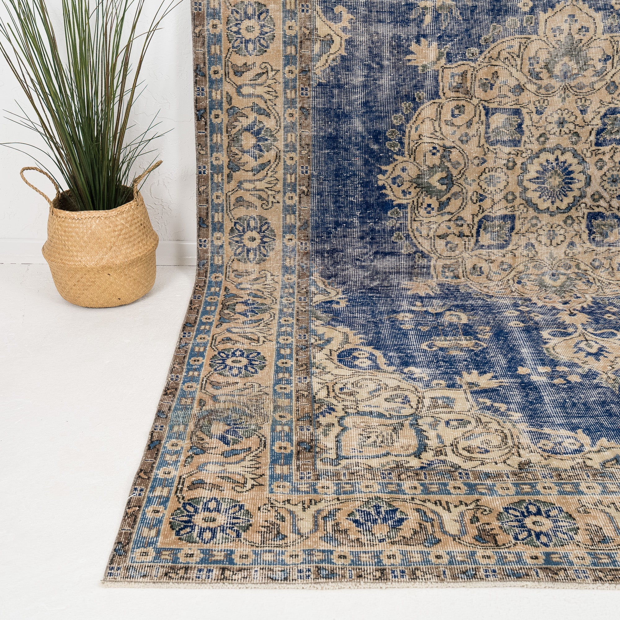 Kalyora - Vintage Turkish Area Rug