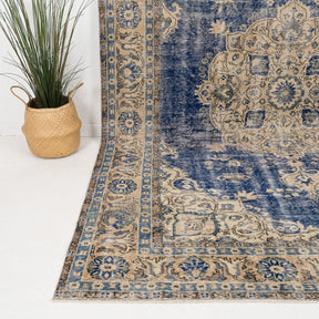 Kalyora - Vintage Turkish Area Rug