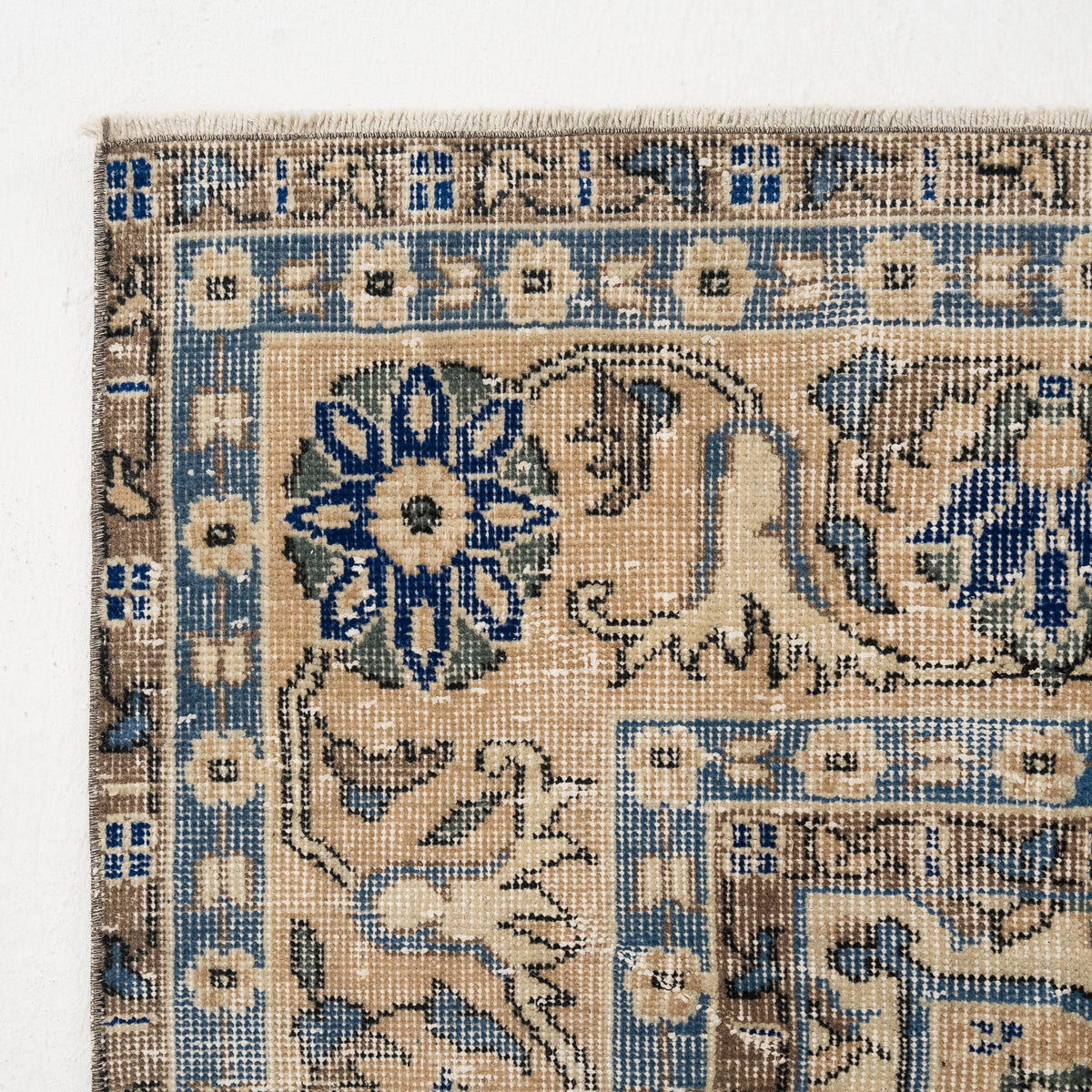 Kalyora - Vintage Turkish Area Rug