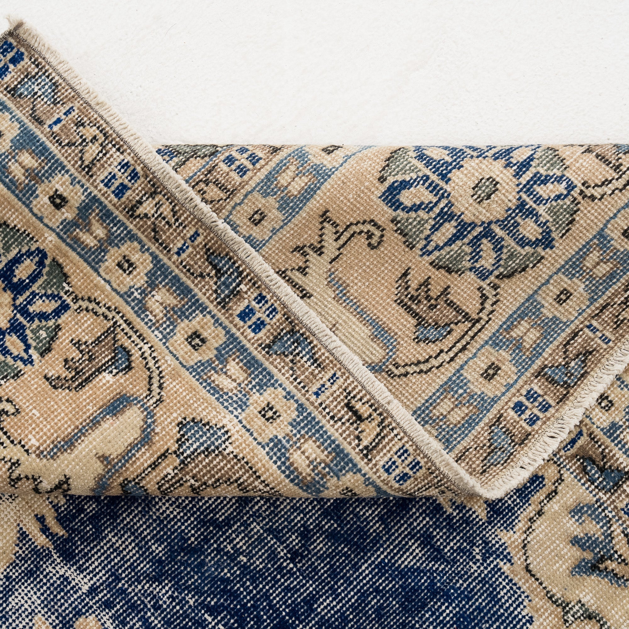 Kalyora - Vintage Turkish Area Rug