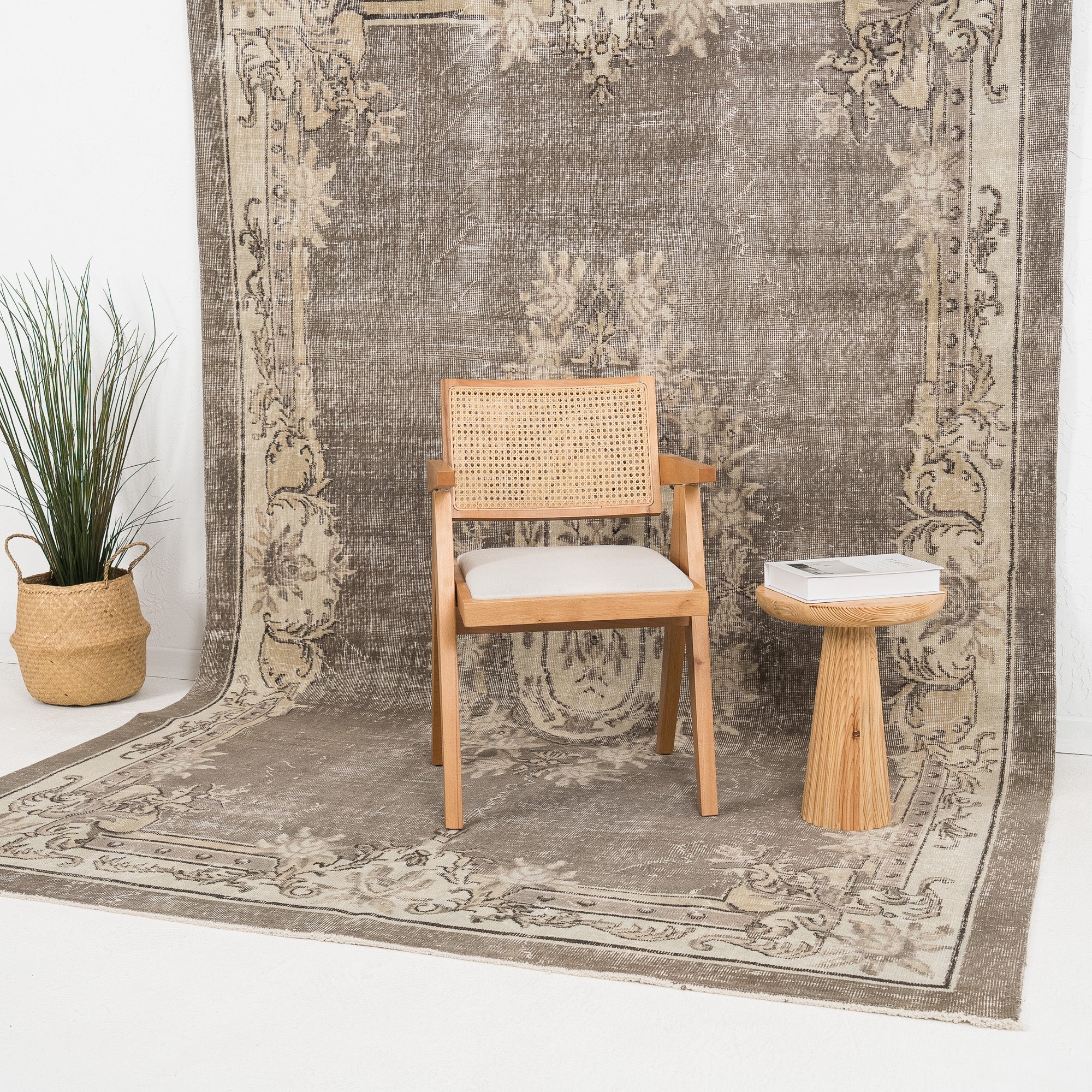 Thalivra - Vintage Turkish Area Rug