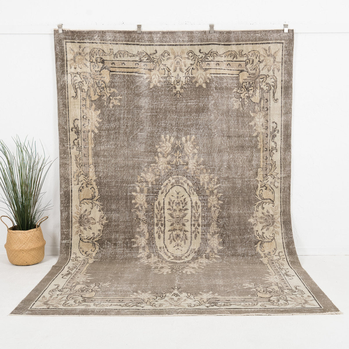 Thalivra - Vintage Turkish Area Rug