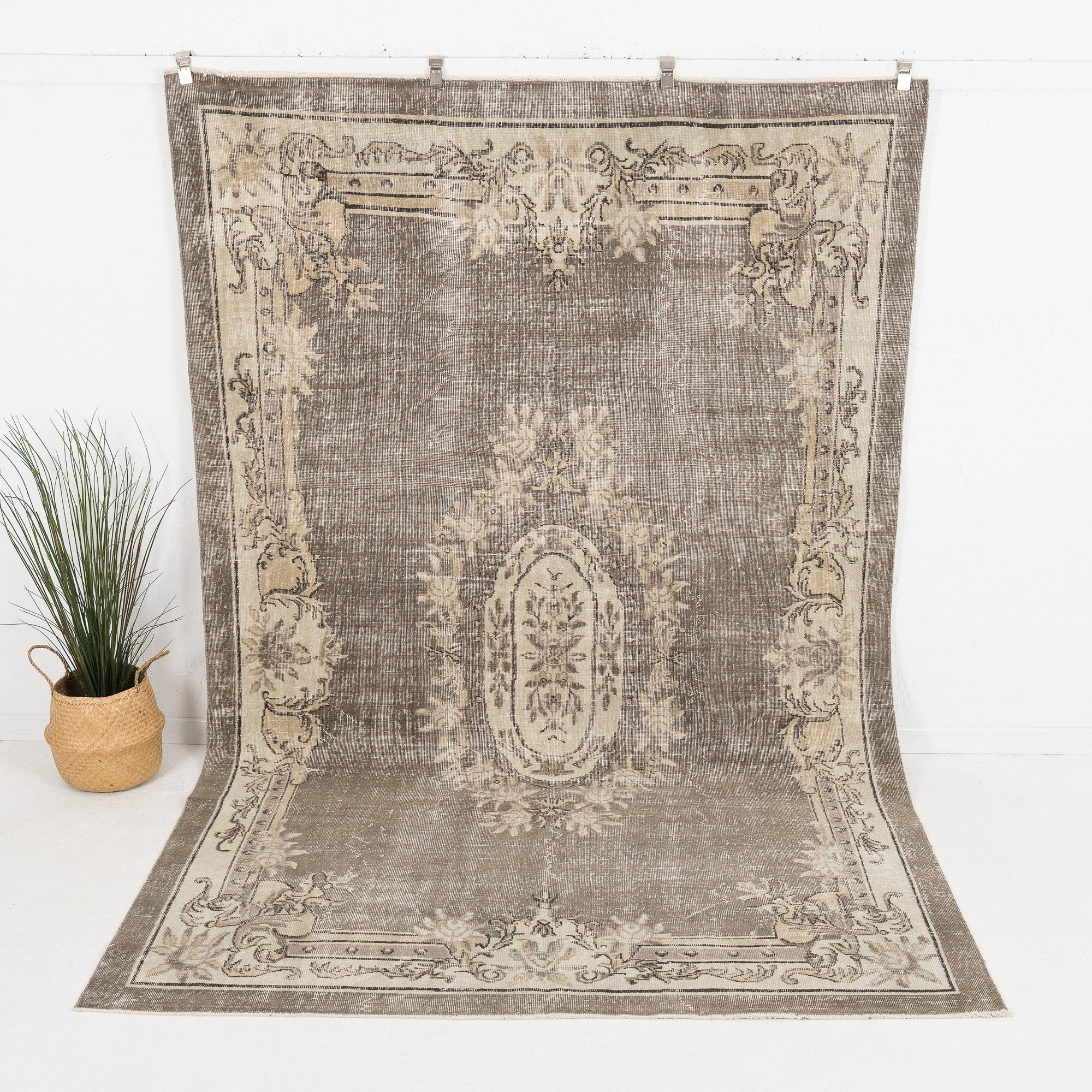 Thalivra - Vintage Turkish Area Rug