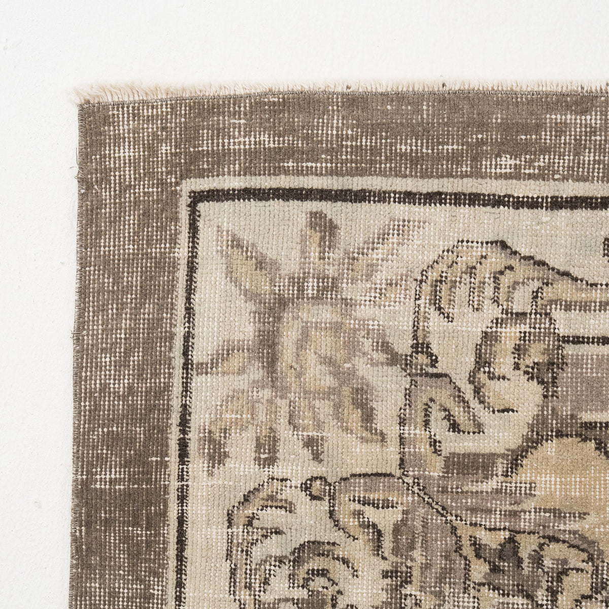 Thalivra - Vintage Turkish Area Rug