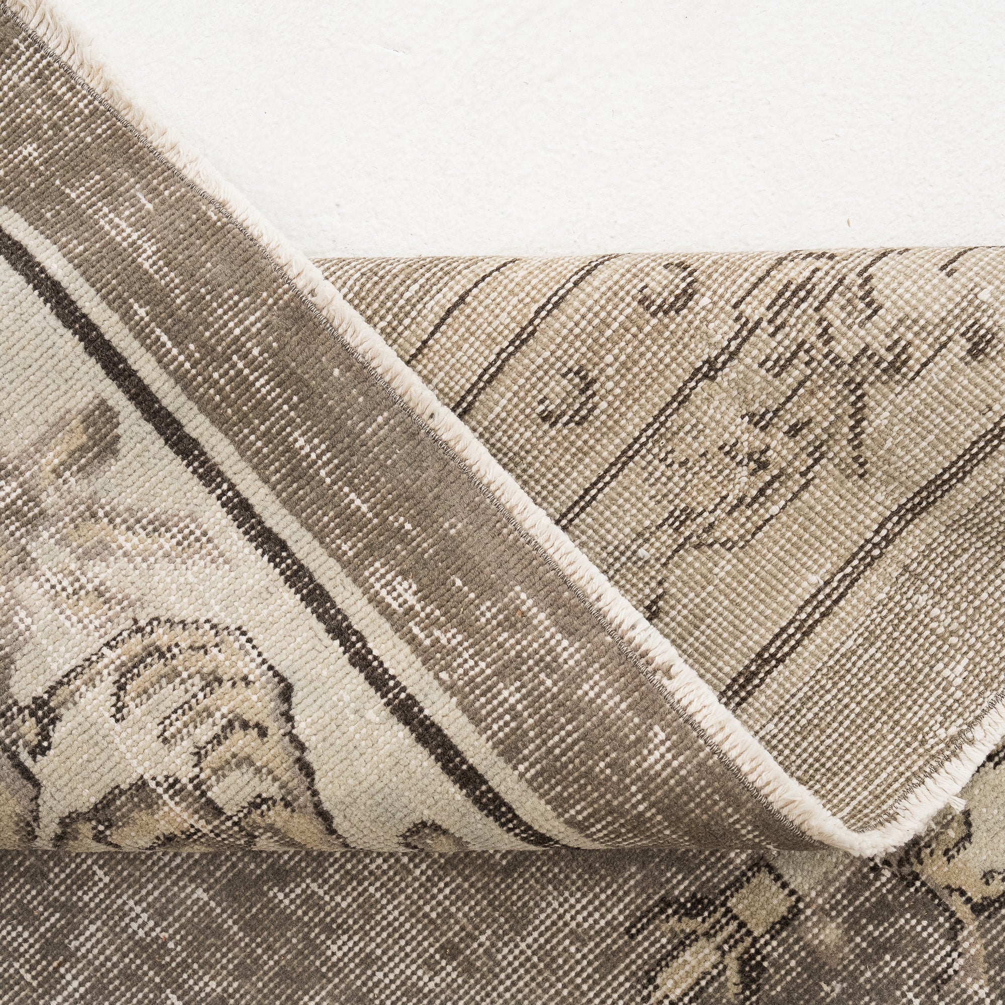 Thalivra - Vintage Turkish Area Rug