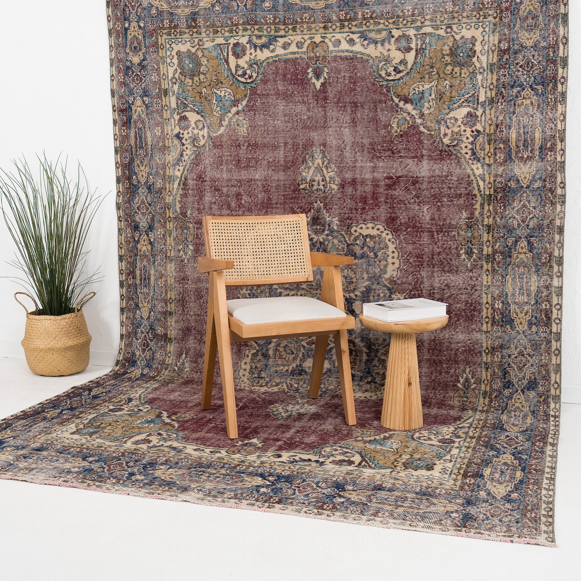 Niravelle - Vintage Turkish Area Rug