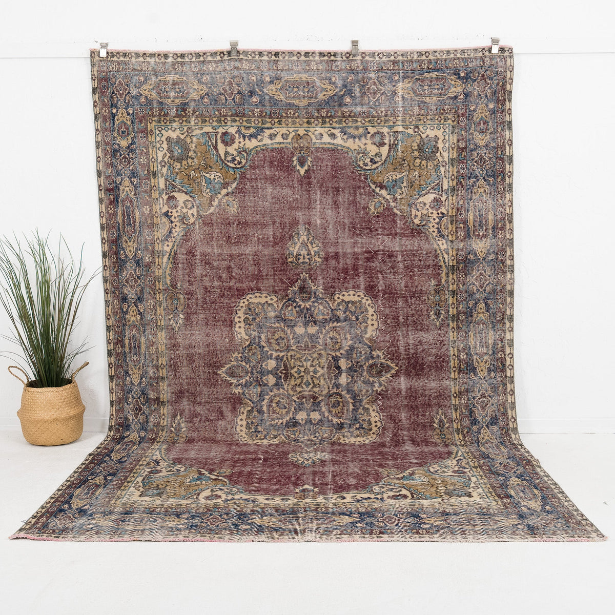 Niravelle - Vintage Turkish Area Rug