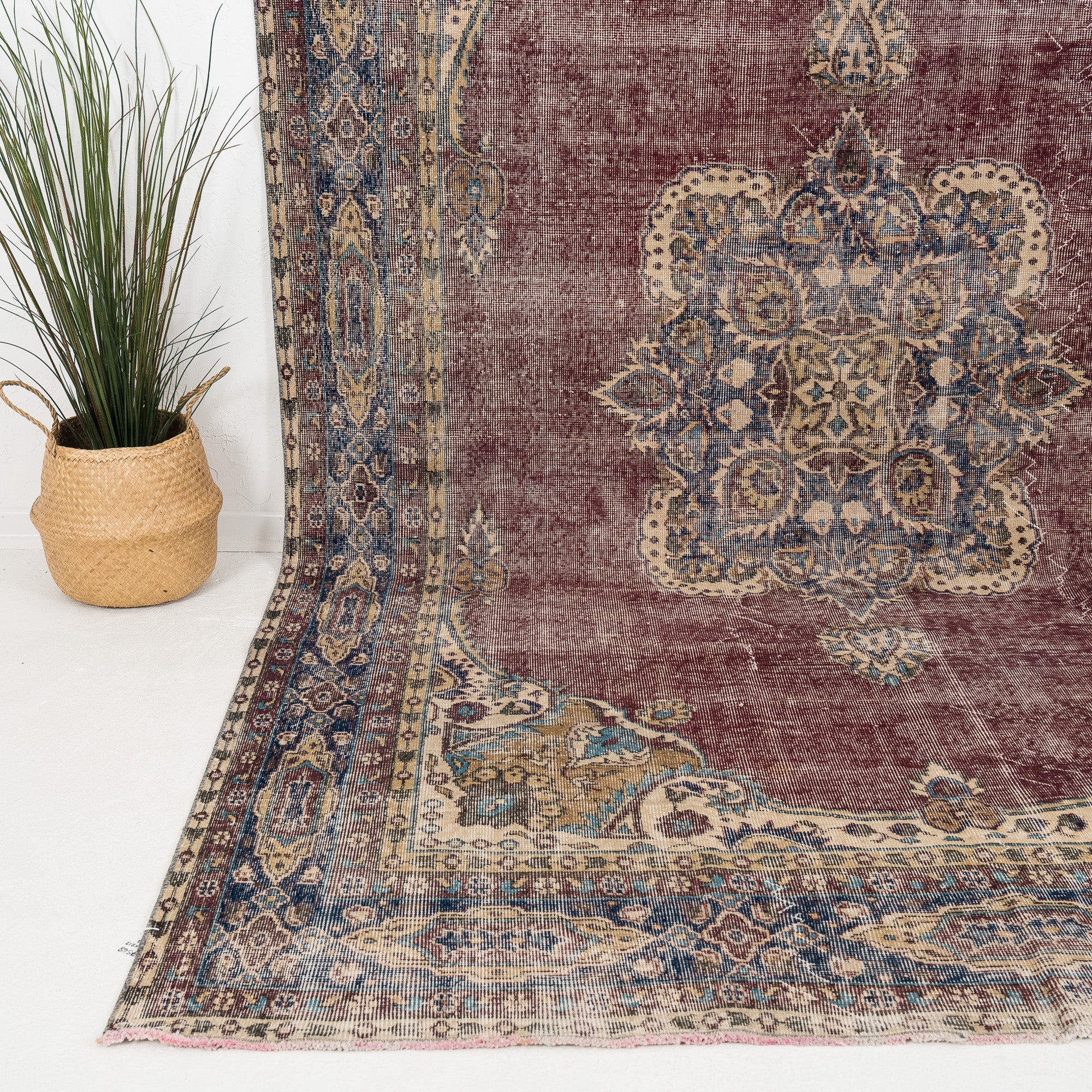 Niravelle - Vintage Turkish Area Rug