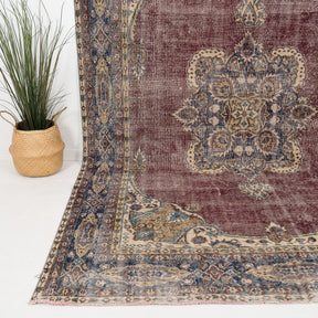 Niravelle - Vintage Turkish Area Rug