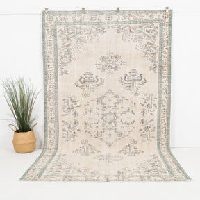 Vionyse - Vintage Turkish Area Rug