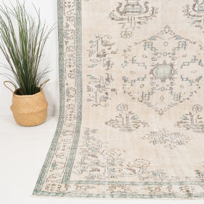 Vionyse - Vintage Turkish Area Rug