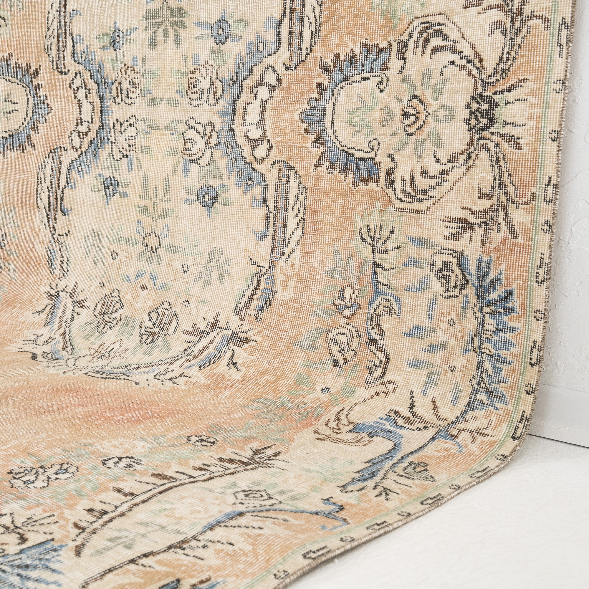 Lysoria - Vintage Turkish Area Rug