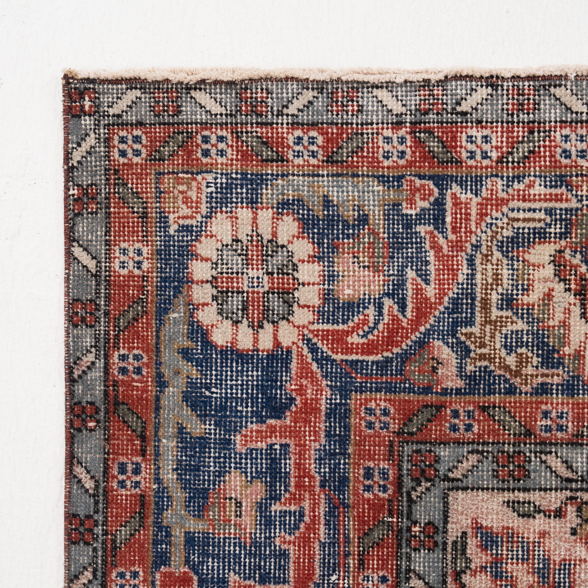 Caeloria - Vintage Turkish Area Rug