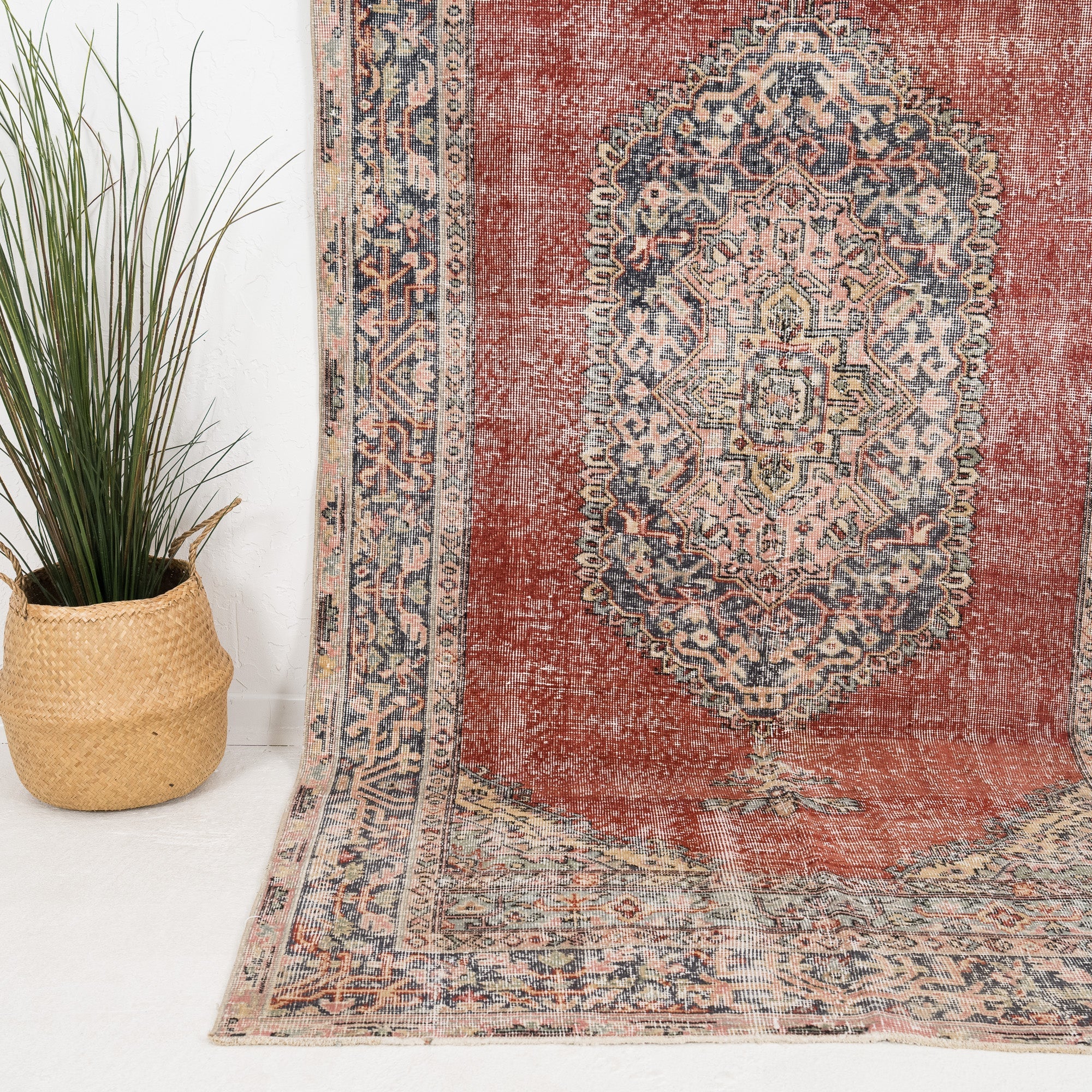Zareline - Vintage Turkish Area Rug